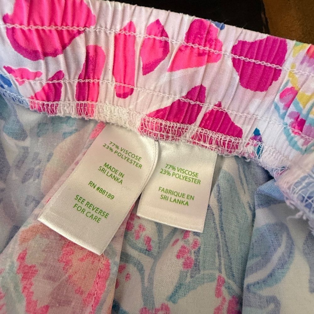 LILLY PULITZER LILO LINEN SHORTS -SIZE LARGE - “Rainforest Retreat” Print - EUC - Picture 4 of 5